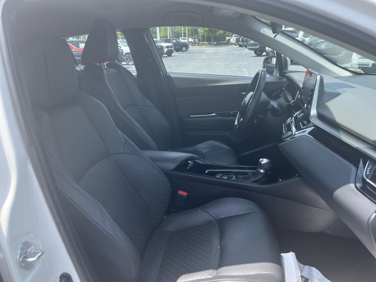 Used 2021 Toyota C-HR Limited FWD image 31