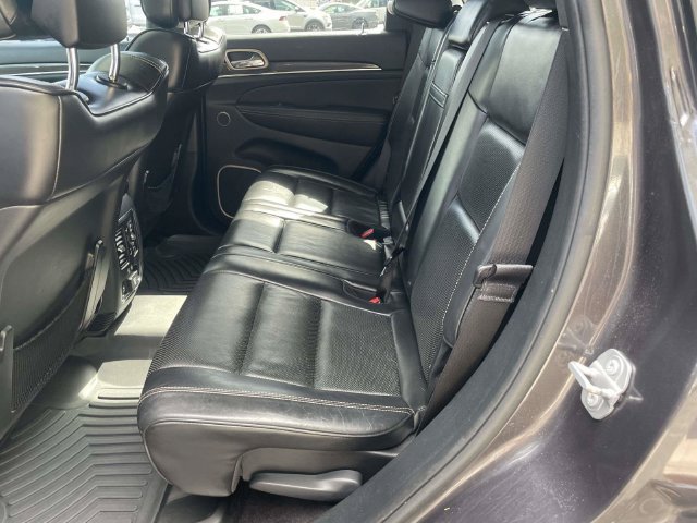 Used 2017 Jeep Grand Cherokee Overland AWD/4WD image 12