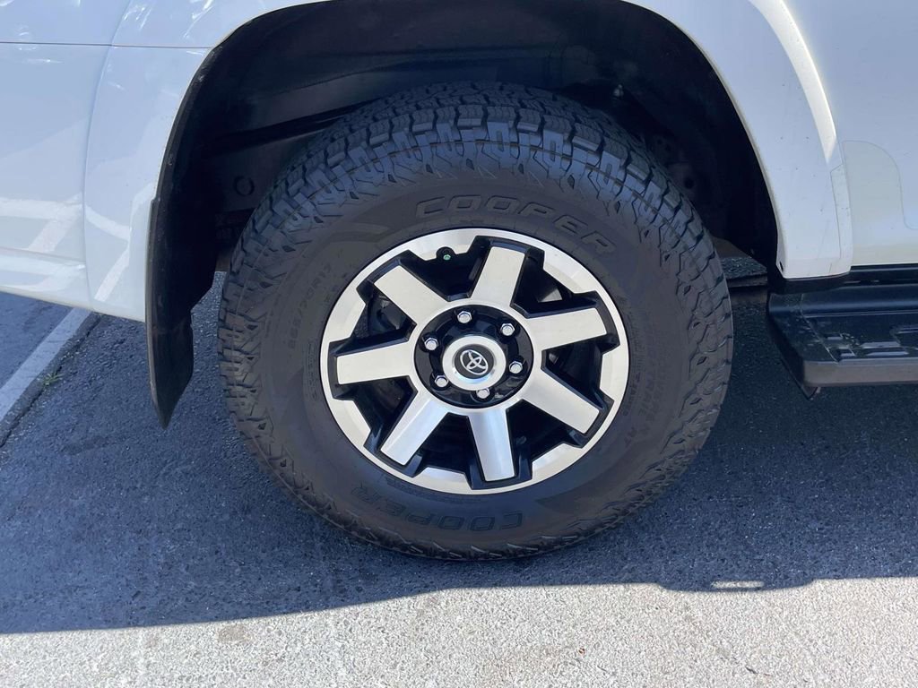 Used 2023 Toyota 4Runner TRD Off-Road Premium w/ Moonroof Package AWD/4WD image 27