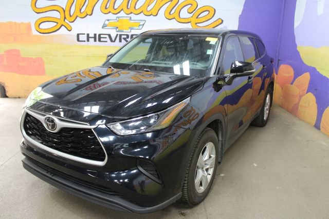 Used 2022 Toyota Highlander L AWD/4WD image 4