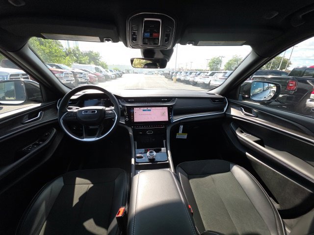 New 2026 Jeep Grand Cherokee Altitude AWD/4WD image 22