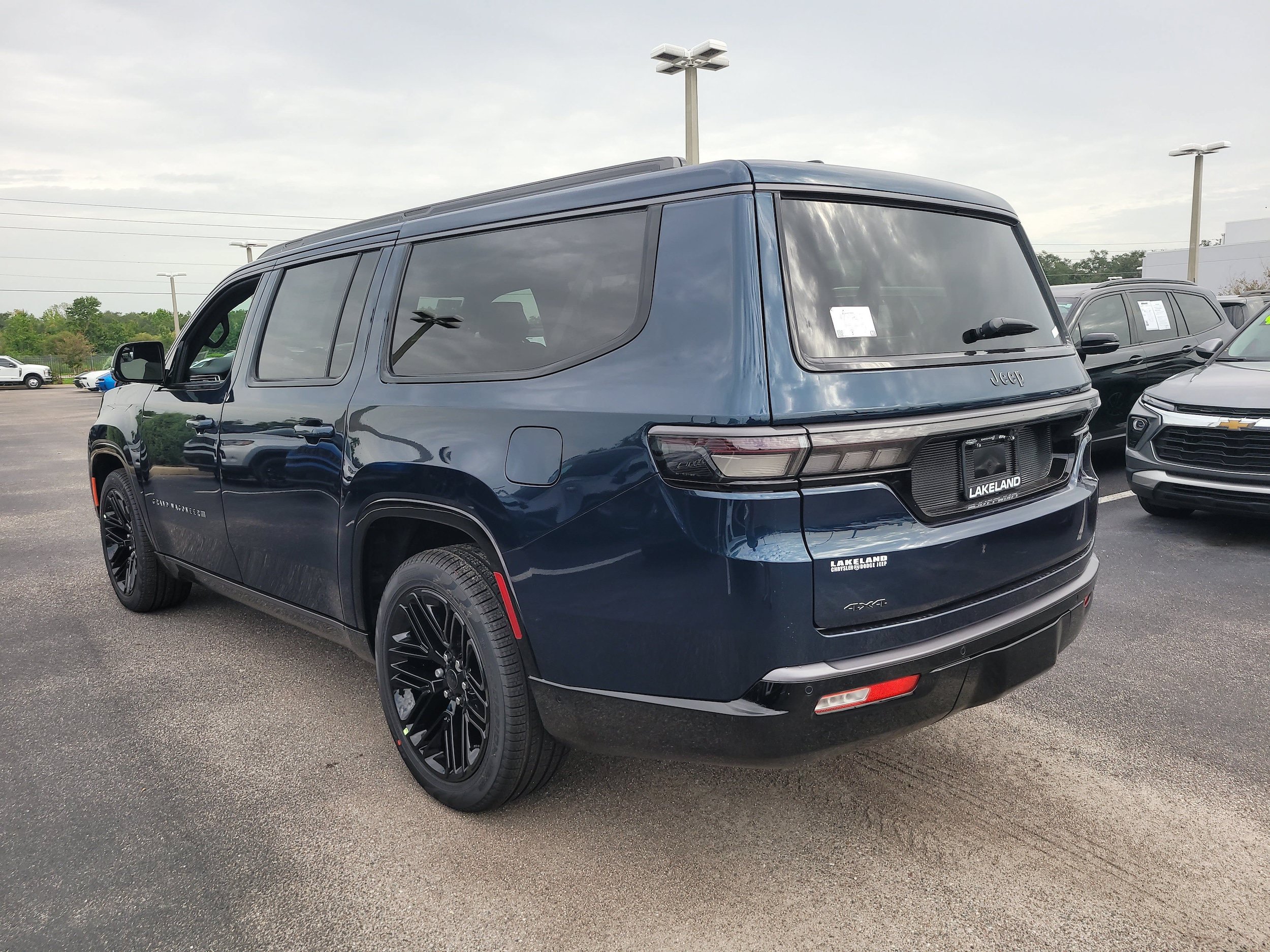 New 2026 Jeep Grand Wagoneer L Limited AWD/4WD image 8