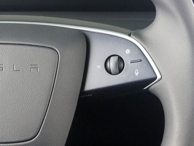 Used 2026 Tesla Model Y Long Range RWD image 22