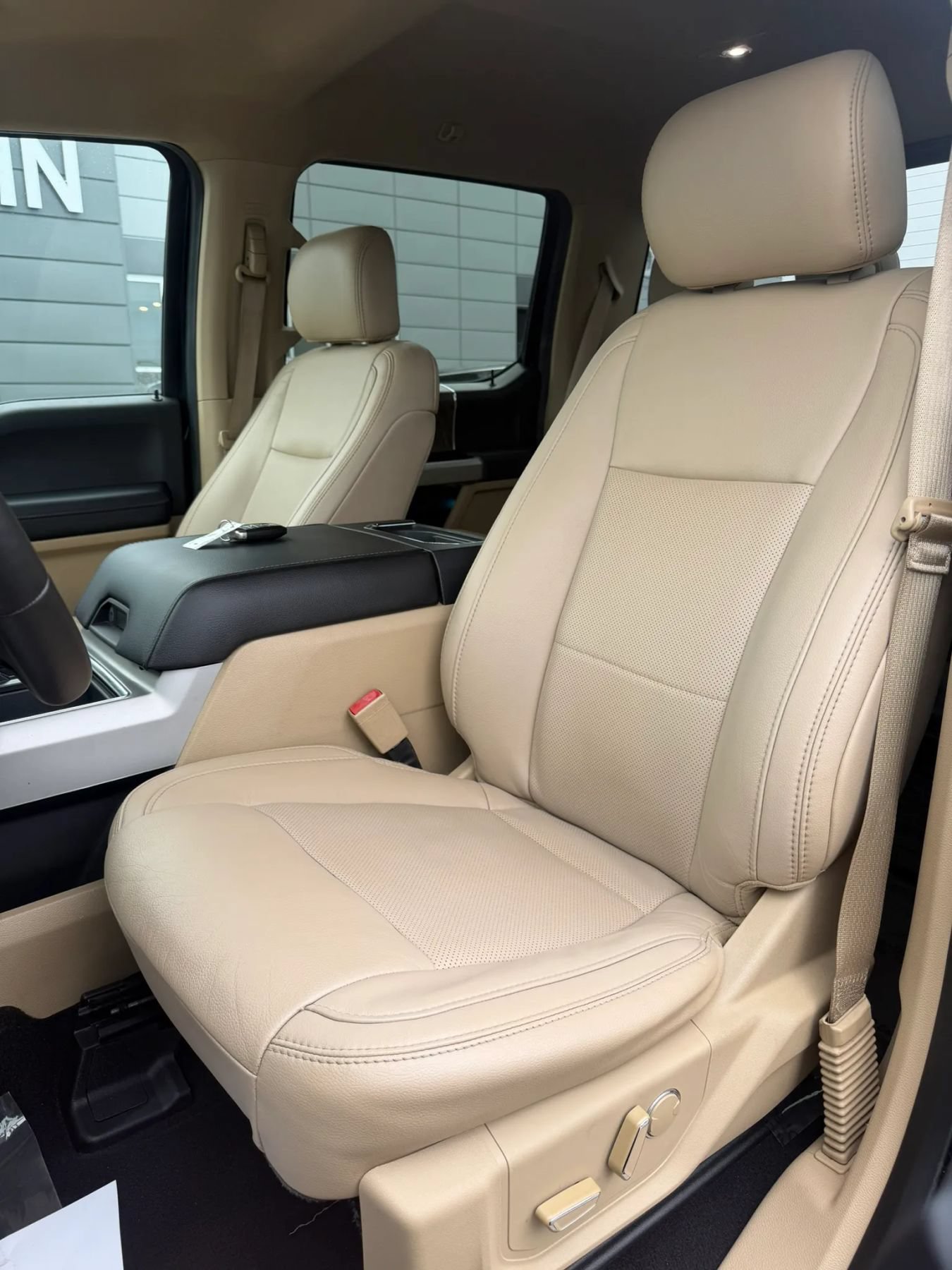 Used 2019 Ford F250 Lariat w/ Lariat Ultimate Package AWD/4WD image 6