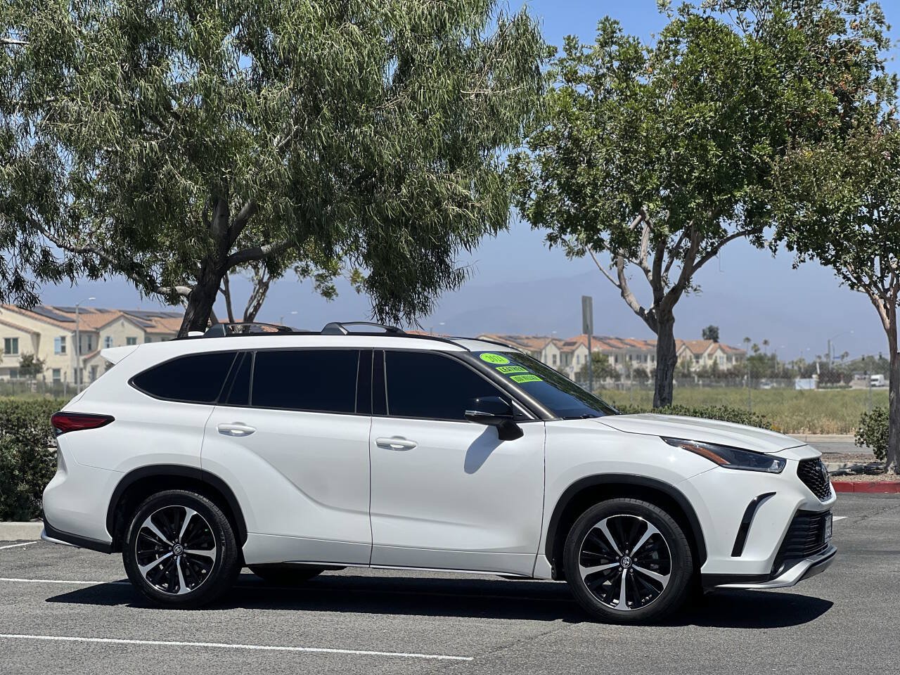 Used 2021 Toyota Highlander XSE FWD image 40