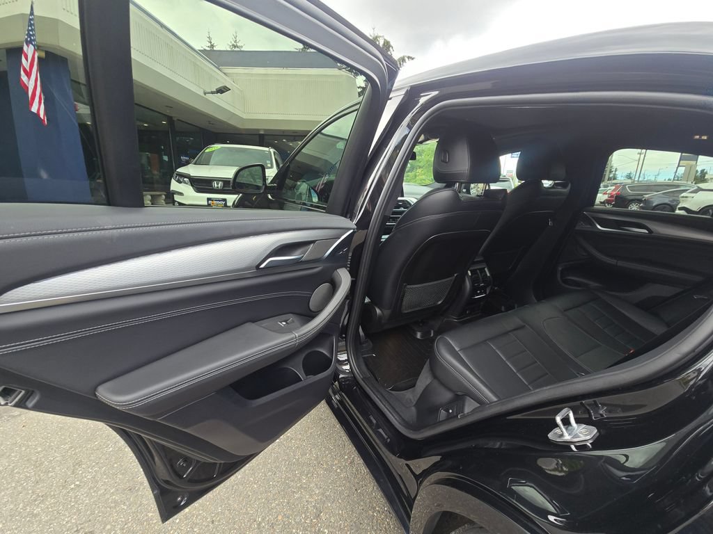 Used 2019 BMW X4 xDrive30i w/ M Sport Package AWD/4WD image 18