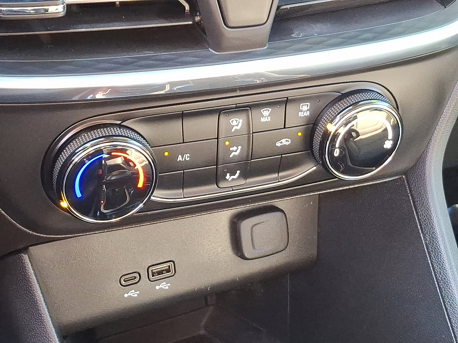 Used 2024 Buick Encore GX Preferred image 15