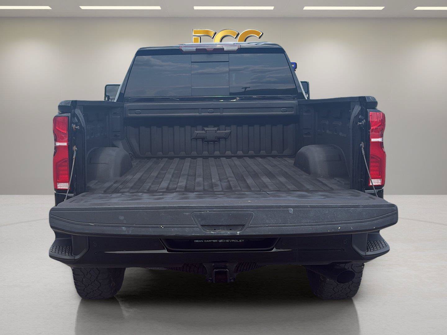Used 2024 Chevrolet Silverado 2500 LT w/ Midnight Edition AWD/4WD image 9