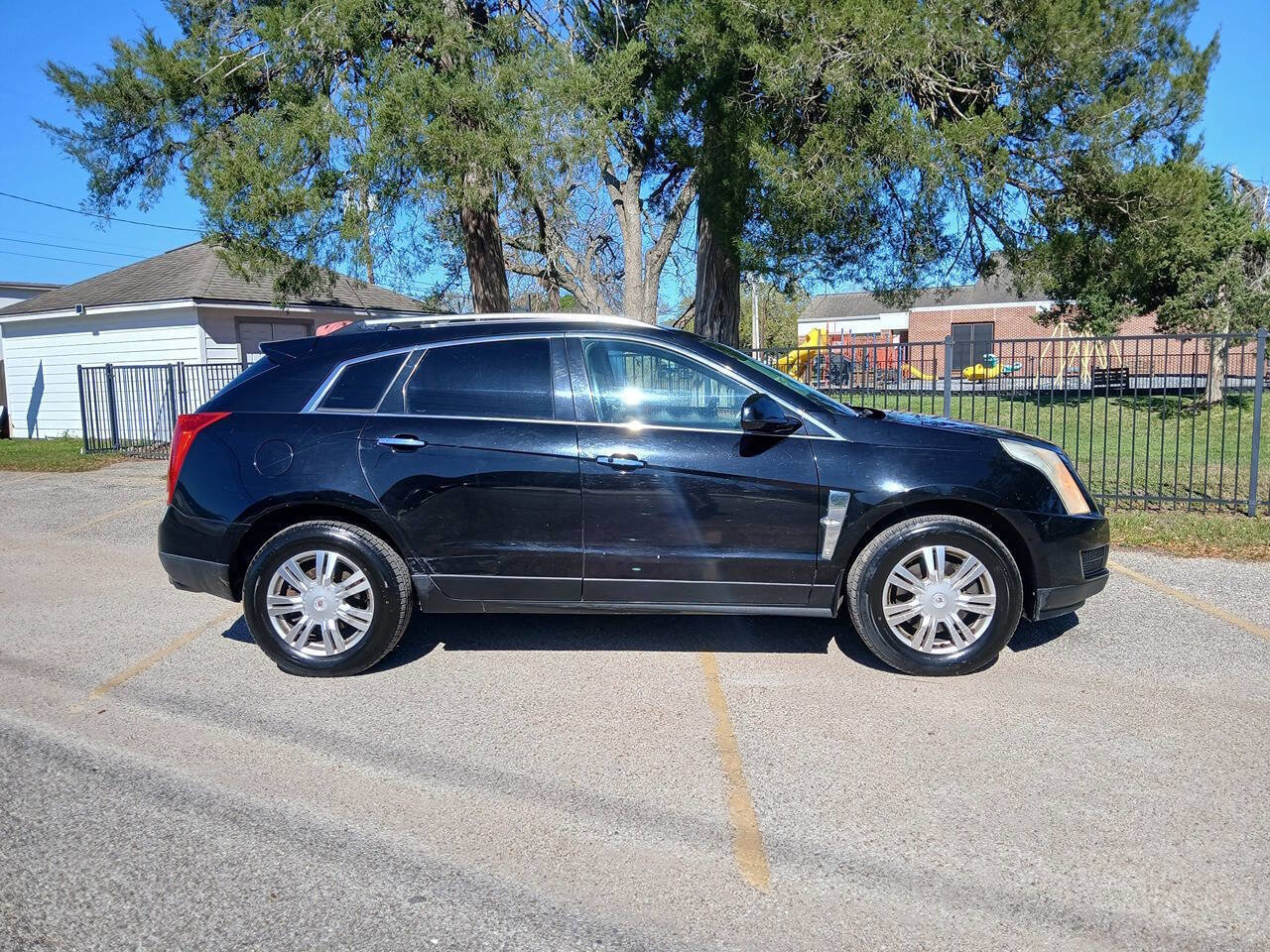 Used 2012 Cadillac SRX Luxury FWD image 3