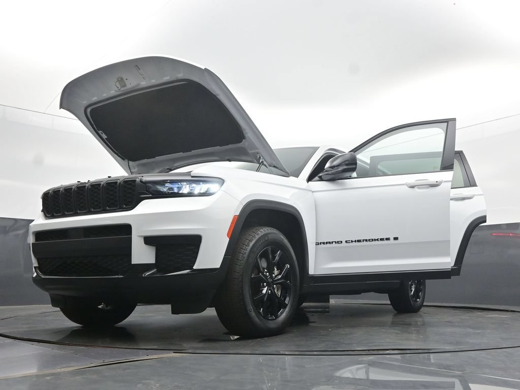 Used 2025 Jeep Grand Cherokee L Laredo AWD/4WD image 66