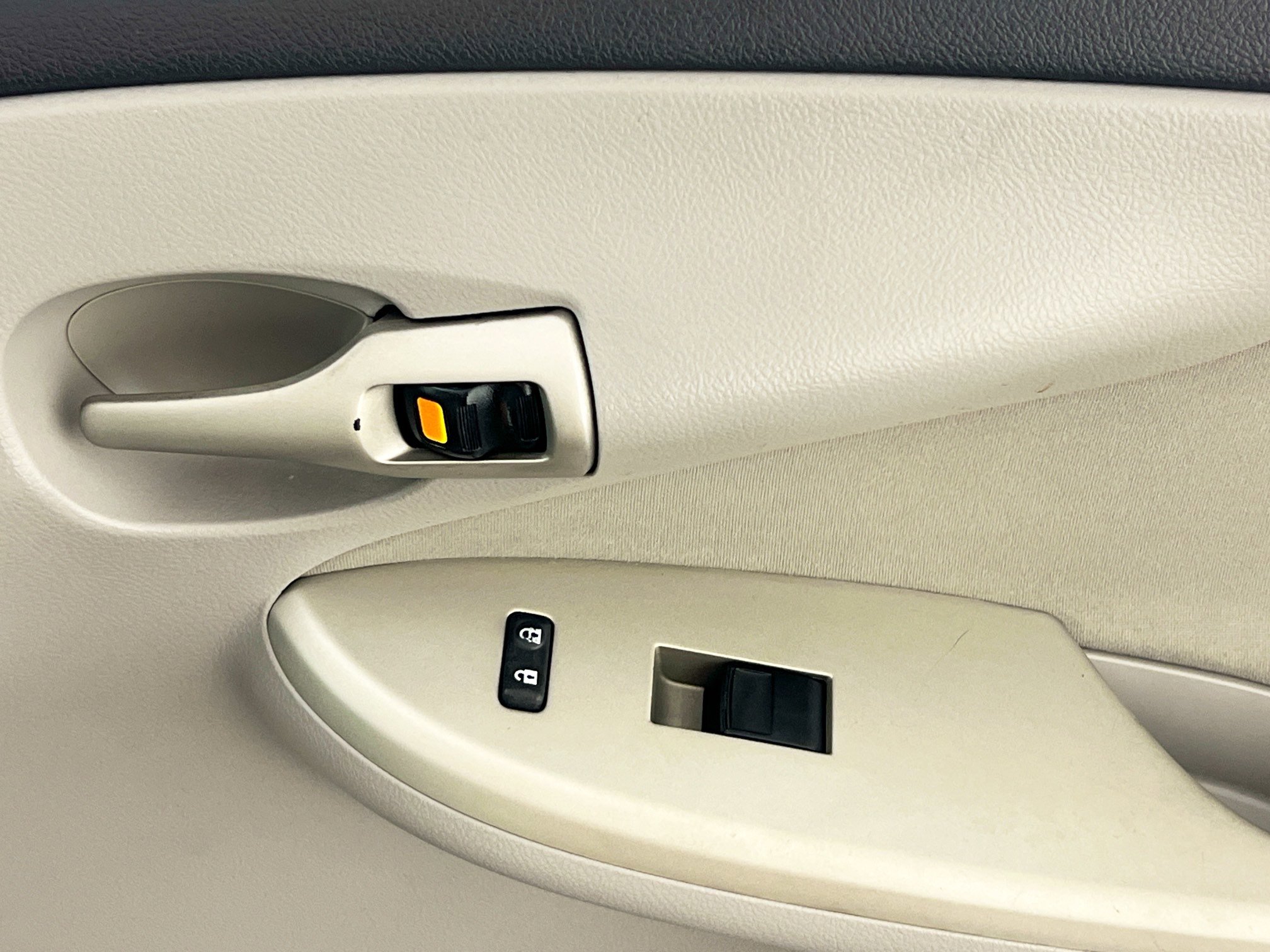 Used 2011 Toyota Corolla LE image 31