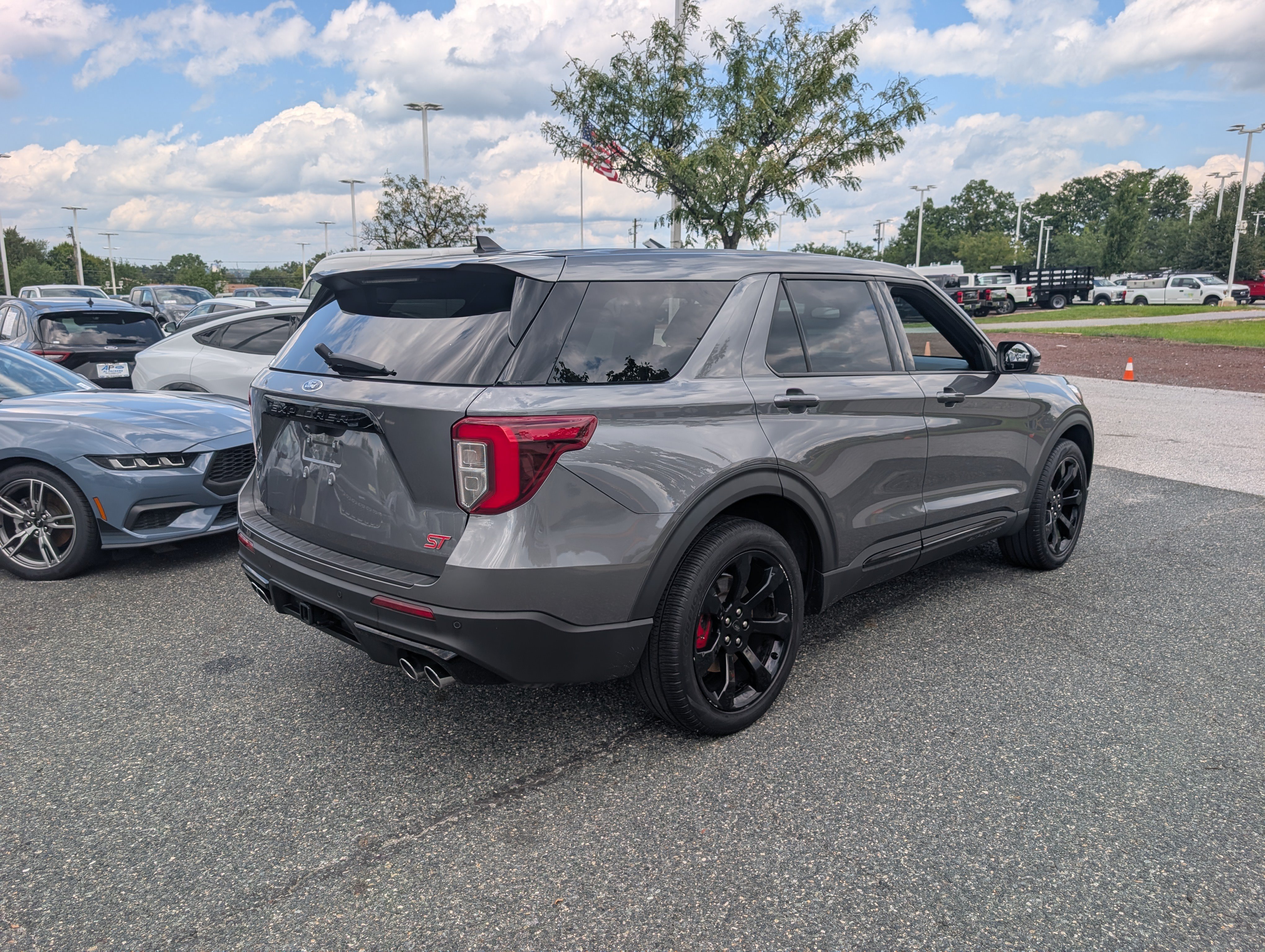 Certified 2022 Ford Explorer ST w/ Equipment Group 401A AWD/4WD image 3