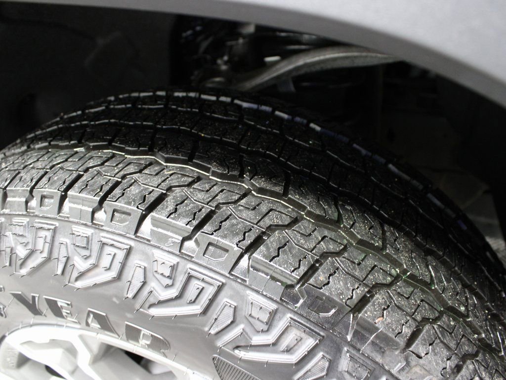 Used 2024 GMC Sierra 1500 SLT w/ X31 Off-Road Package image 7