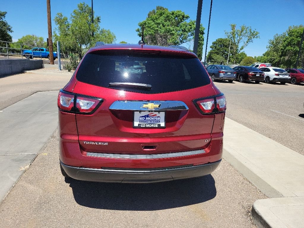 Used 2017 Chevrolet Traverse LT w/ Style and Technology Package FWD image 6