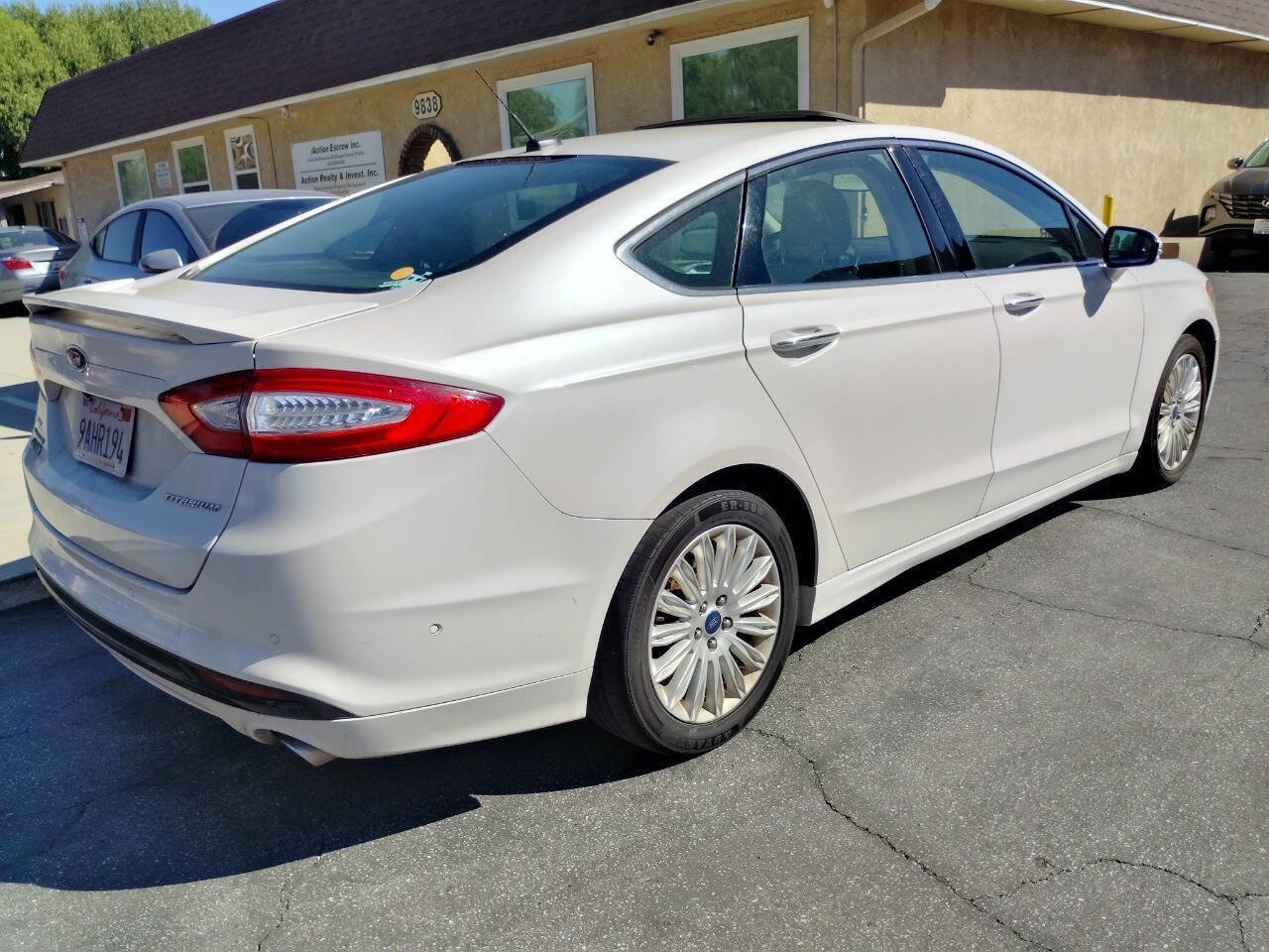 Used 2014 Ford Fusion Energi Titanium w/ Driver Assist Package image 2