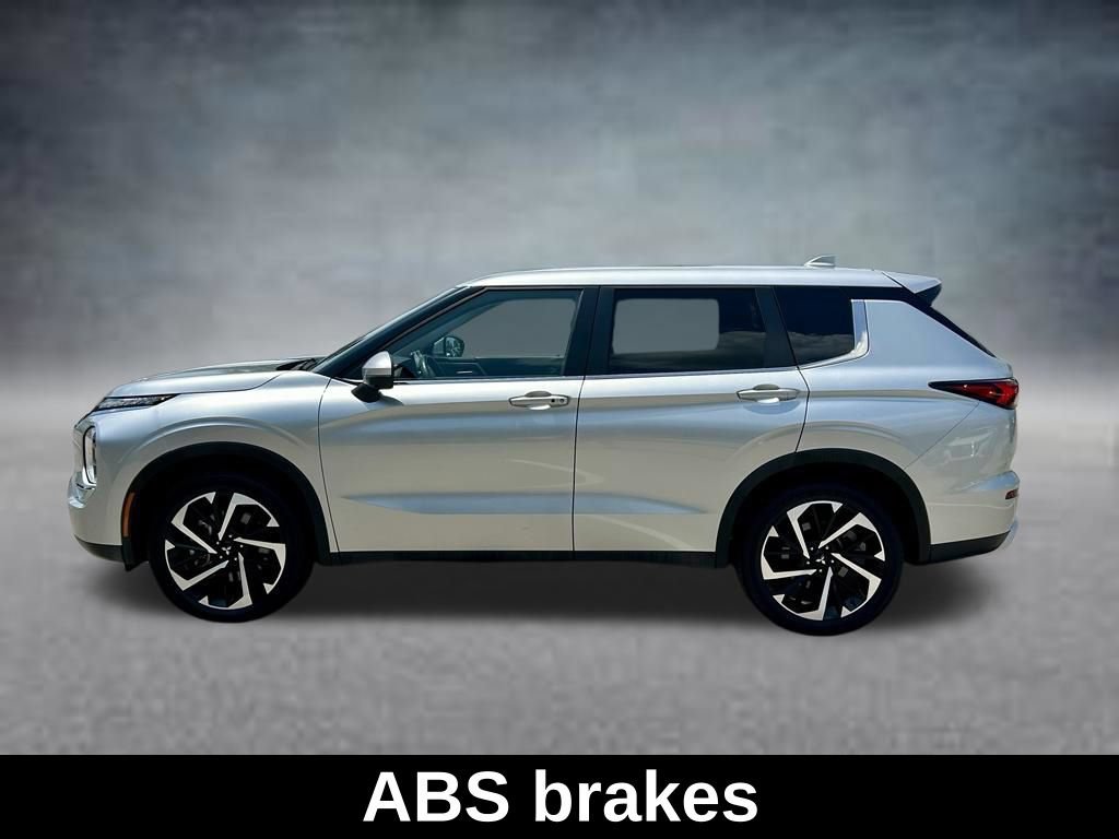 Used 2024 Mitsubishi Outlander SE FWD image 8