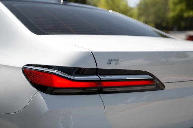 Used 2024 BMW i7 eDrive50 image 15