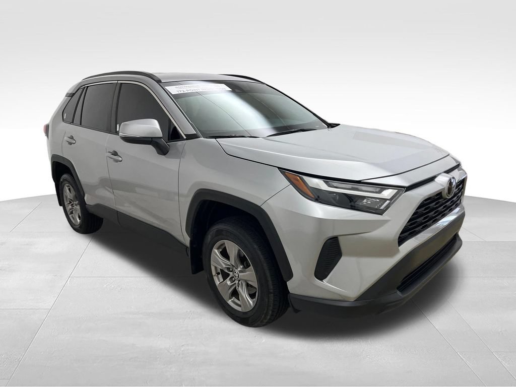 Used 2023 Toyota RAV4 XLE AWD/4WD image 7