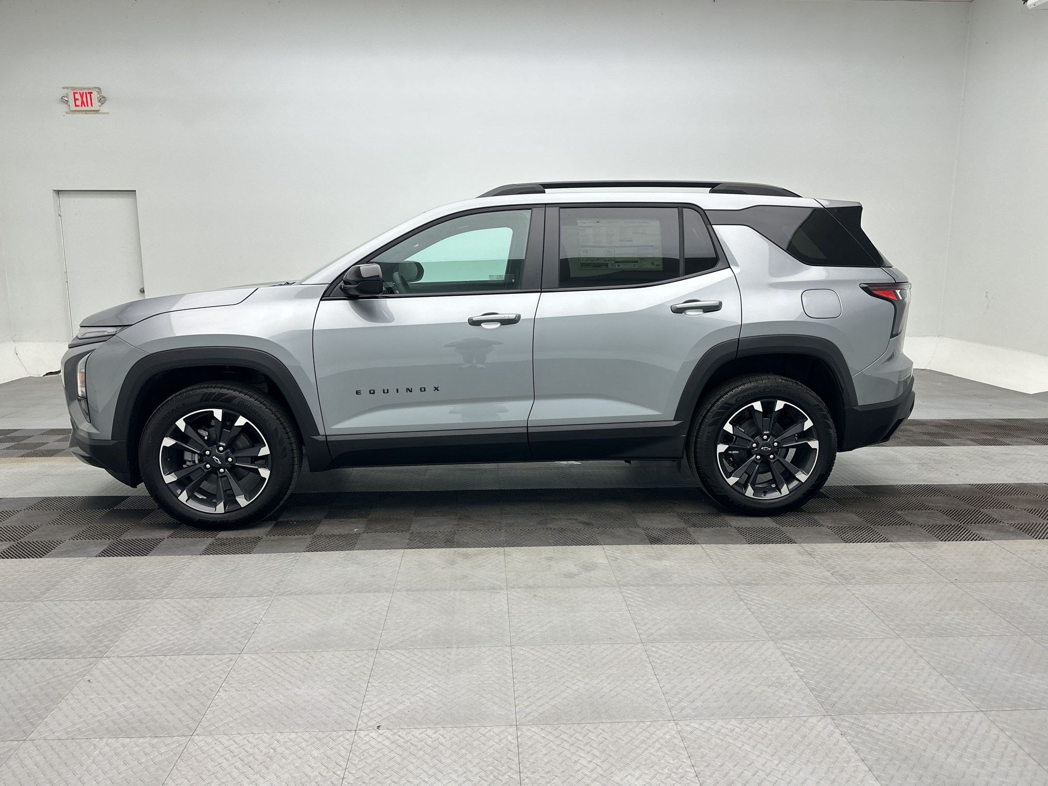 New 2027 Chevrolet Equinox RS w/ LPO, Floor Liner Package AWD/4WD image 2