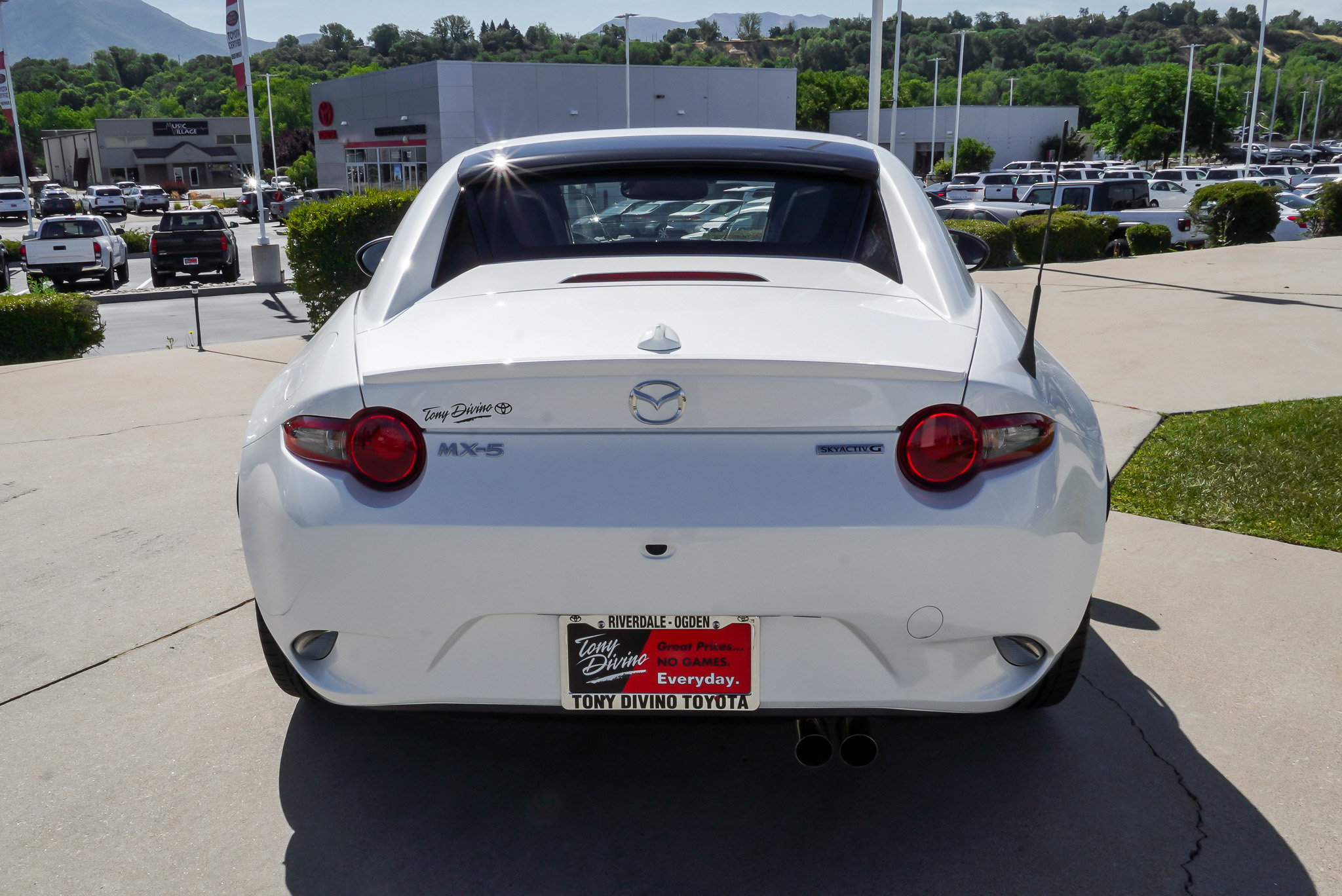 Used 2022 MAZDA MX-5 Miata RF Grand Touring w/ Weather Package RWD image 11