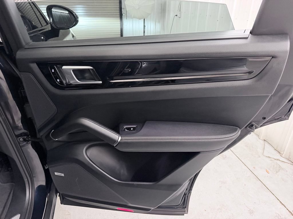 Used 2019 Porsche Cayenne S AWD/4WD image 35