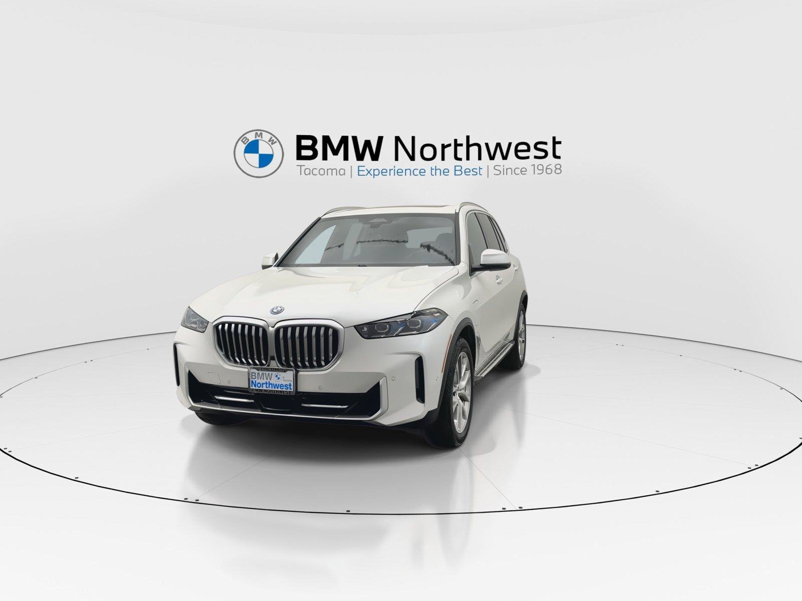 Used 2024 BMW X5 xDrive50e w/ Premium Package AWD/4WD image 8