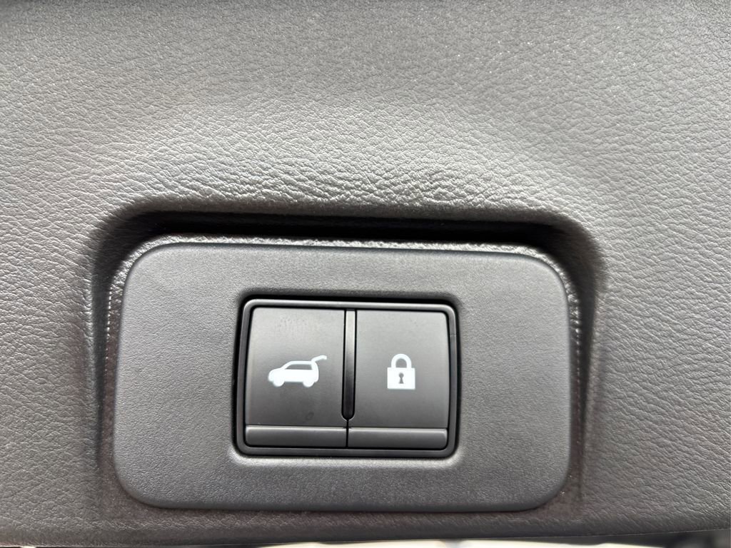 Used 2023 Nissan Rogue SV w/ SV Premium Package image 14