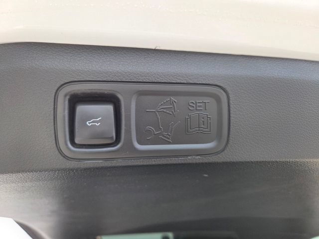 Used 2021 Ford Expedition Limited RWD image 13