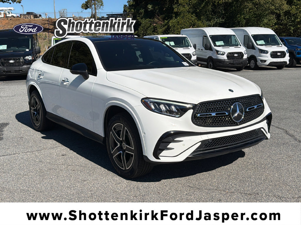 Used 2024 Mercedes-Benz GLC 300 4MATIC image 1
