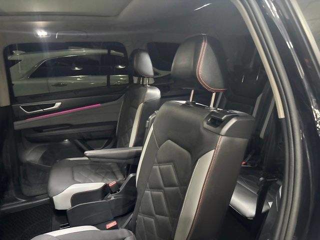 Used 2024 Volkswagen Atlas Peak Edition SEL AWD/4WD image 18