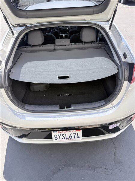 Used 2019 Hyundai Ioniq Plug-In Hybrid FWD image 13