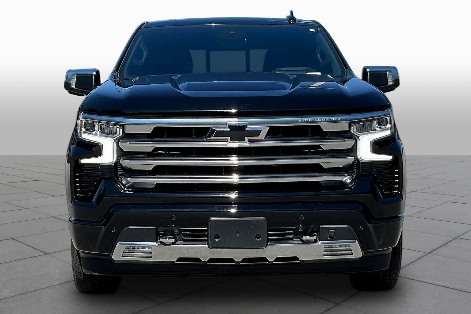 Used 2023 Chevrolet Silverado 1500 High Country w/ High Country Premium Package AWD/4WD image 7