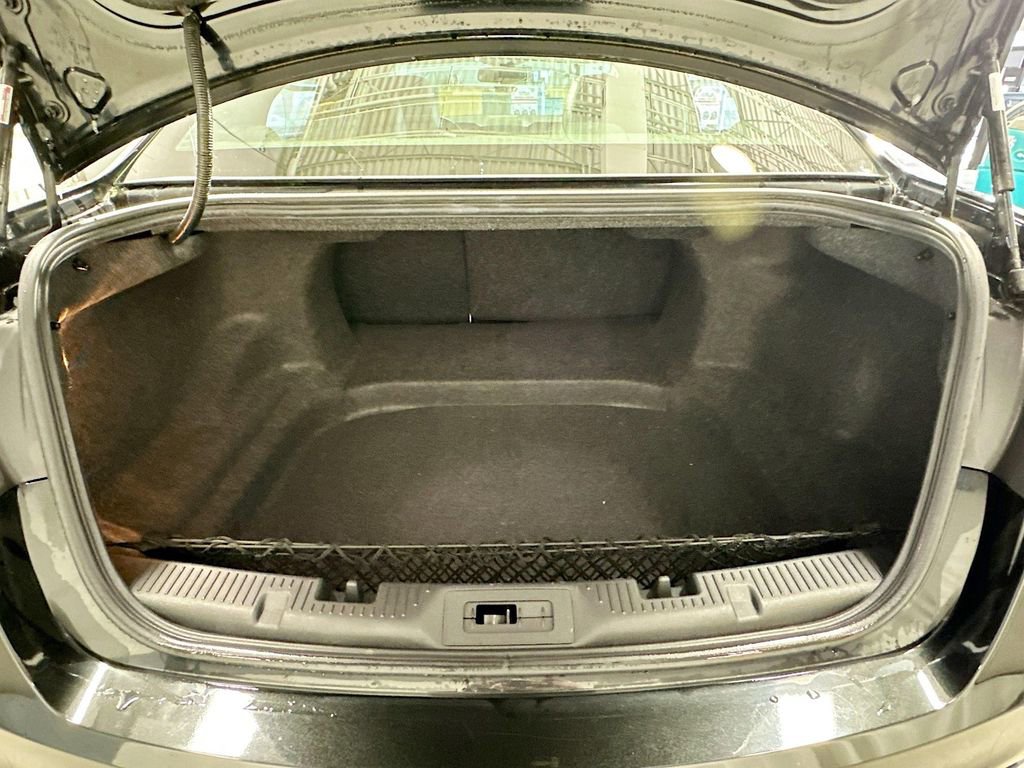 Used 2013 Ford Taurus SHO image 29