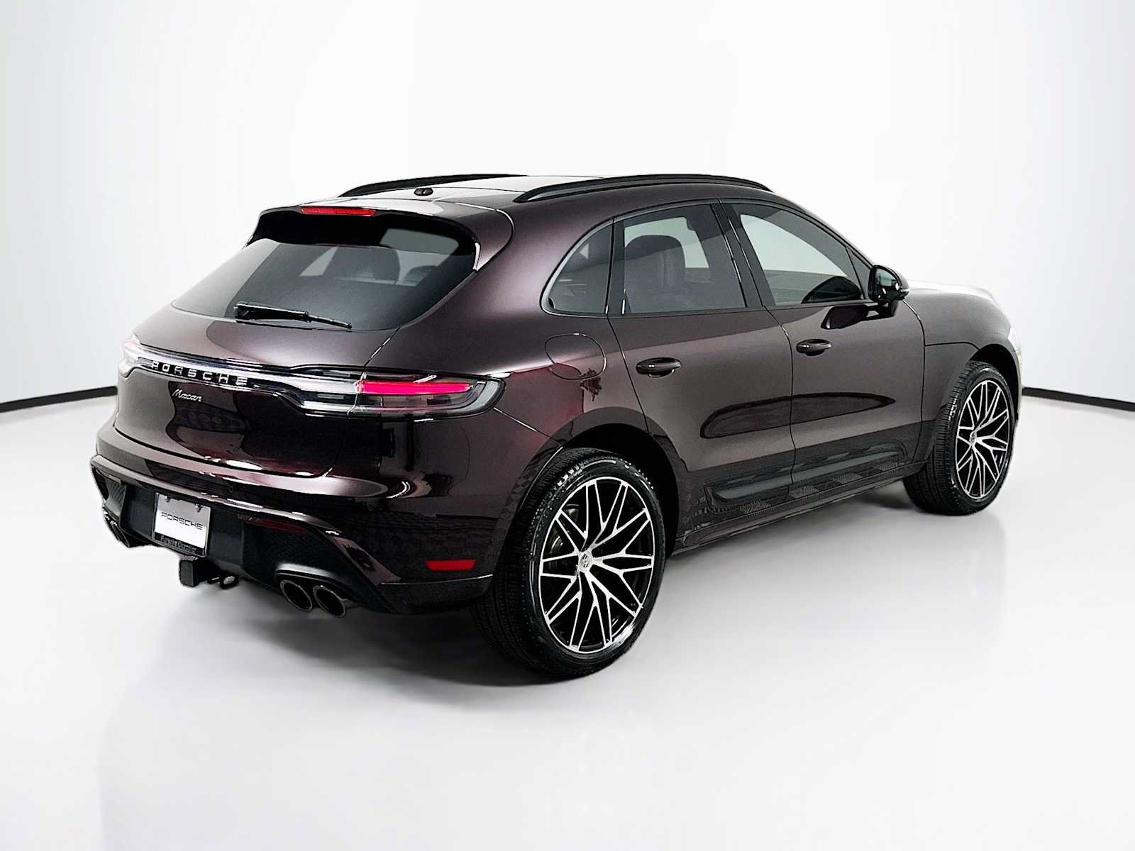 Certified 2026 Porsche Macan AWD/4WD image 9