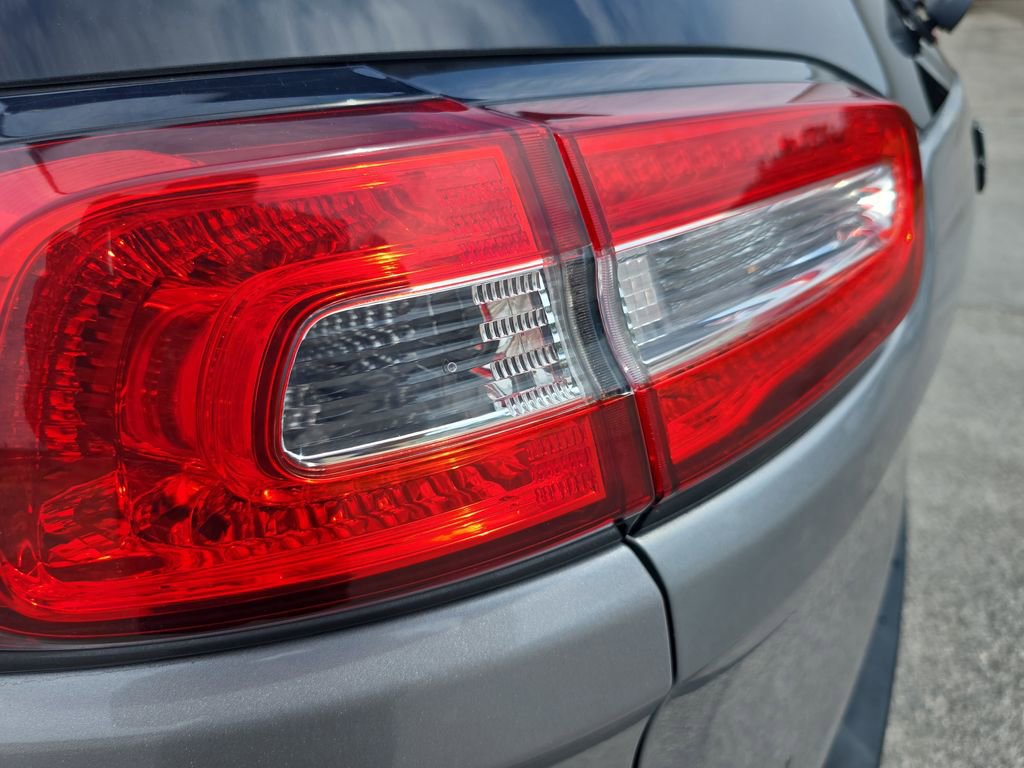 Used 2015 Jeep Cherokee Latitude FWD image 30