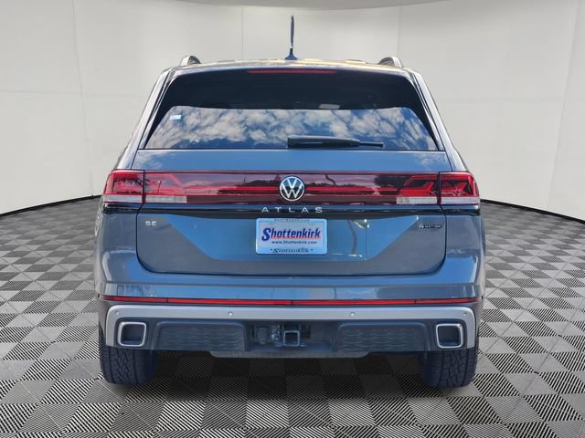 Used 2025 Volkswagen Atlas Peak Edition SE AWD/4WD image 7