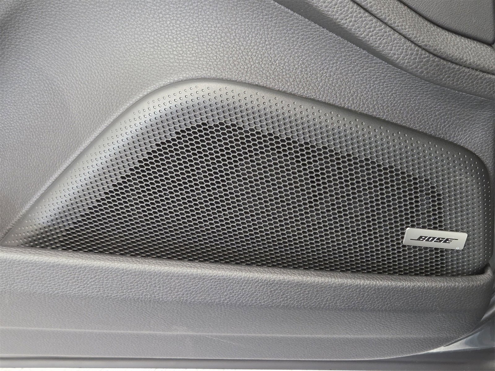 Certified 2025 Porsche Panamera image 16