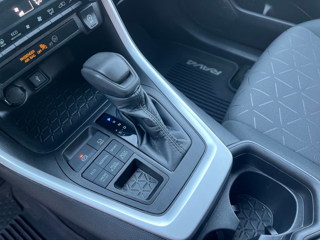 Certified 2021 Toyota RAV4 XLE image 28