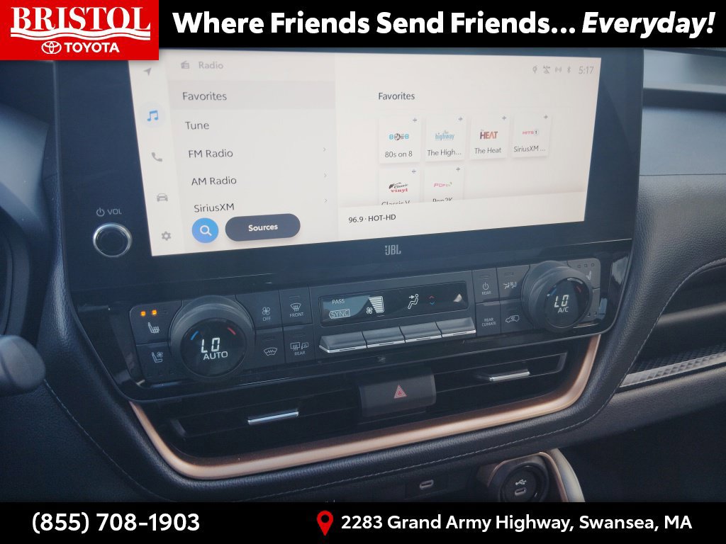 Used 2024 Toyota Grand Highlander AWD Hybrid image 25