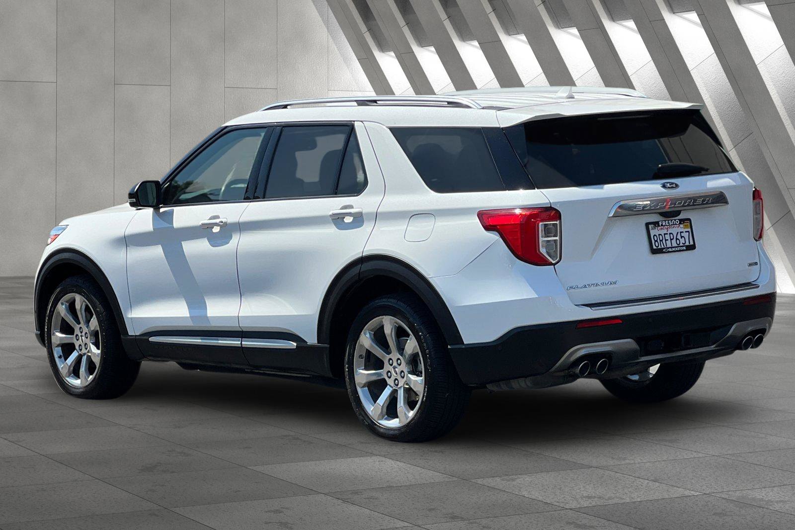 Used 2020 Ford Explorer Platinum w/ Premium Technology Package image 6