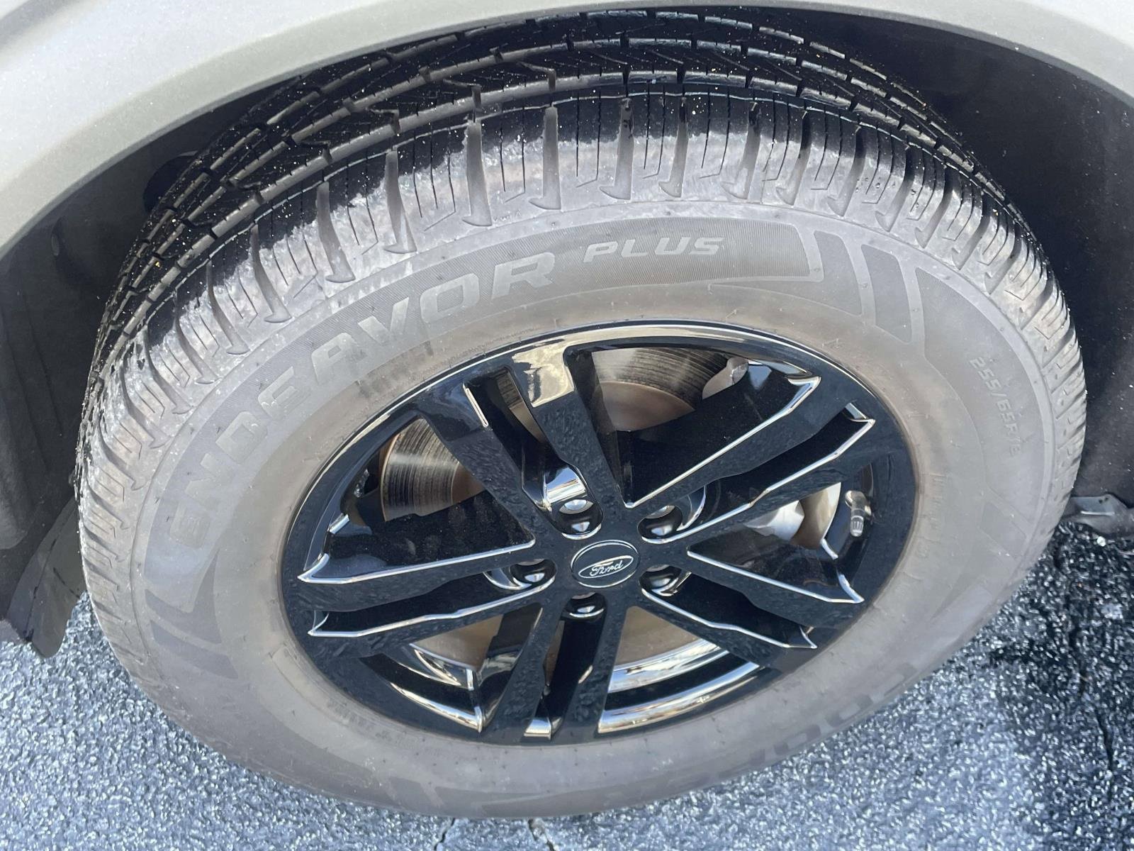 Used 2022 Ford Explorer XLT w/ Equipment Group 202A image 9