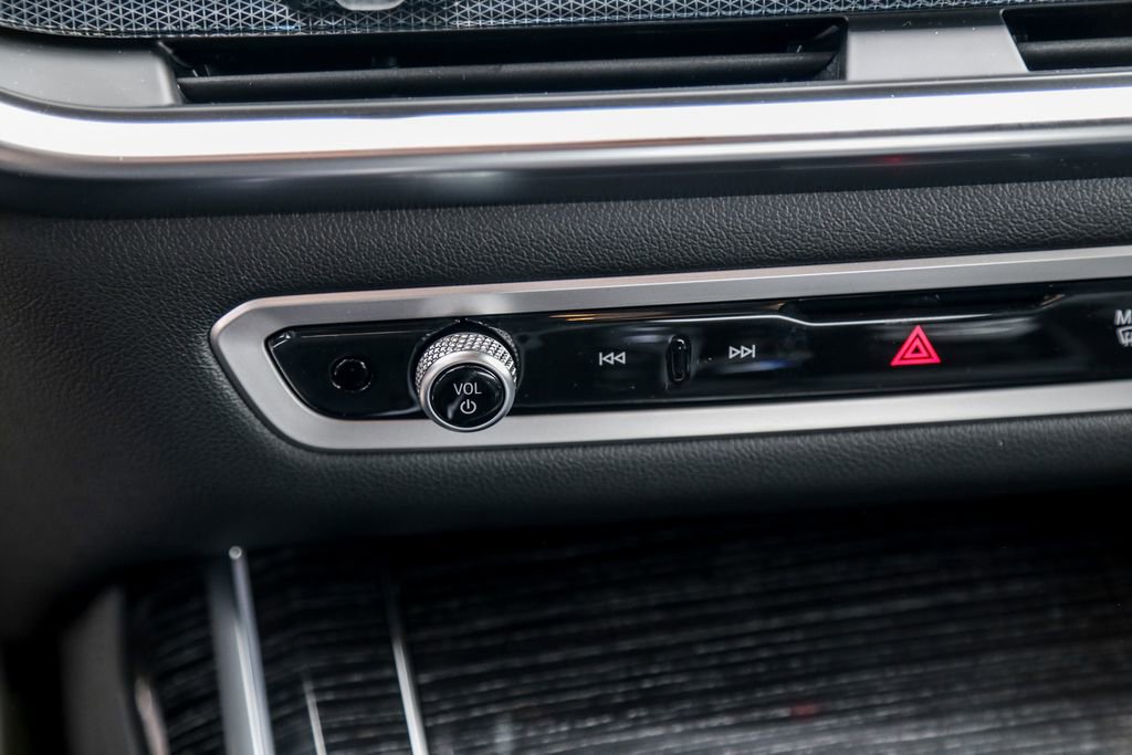 New 2026 BMW X7 xDrive40i w/ M Sport Package image 16