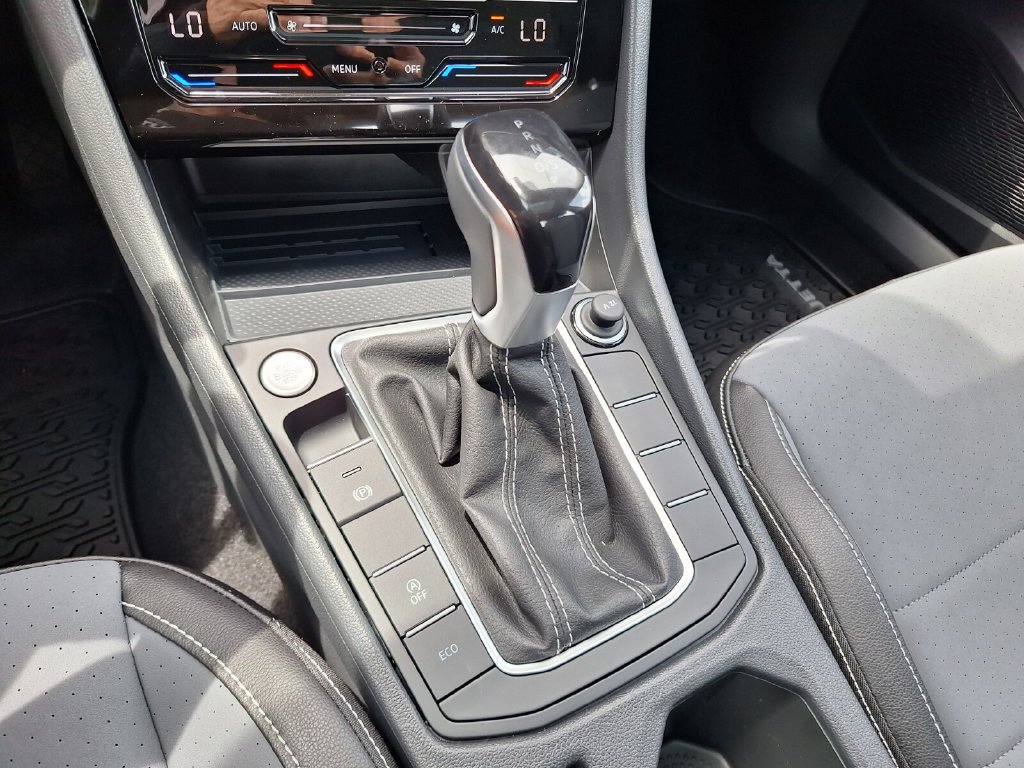 New 2026 Volkswagen Jetta SE FWD image 18