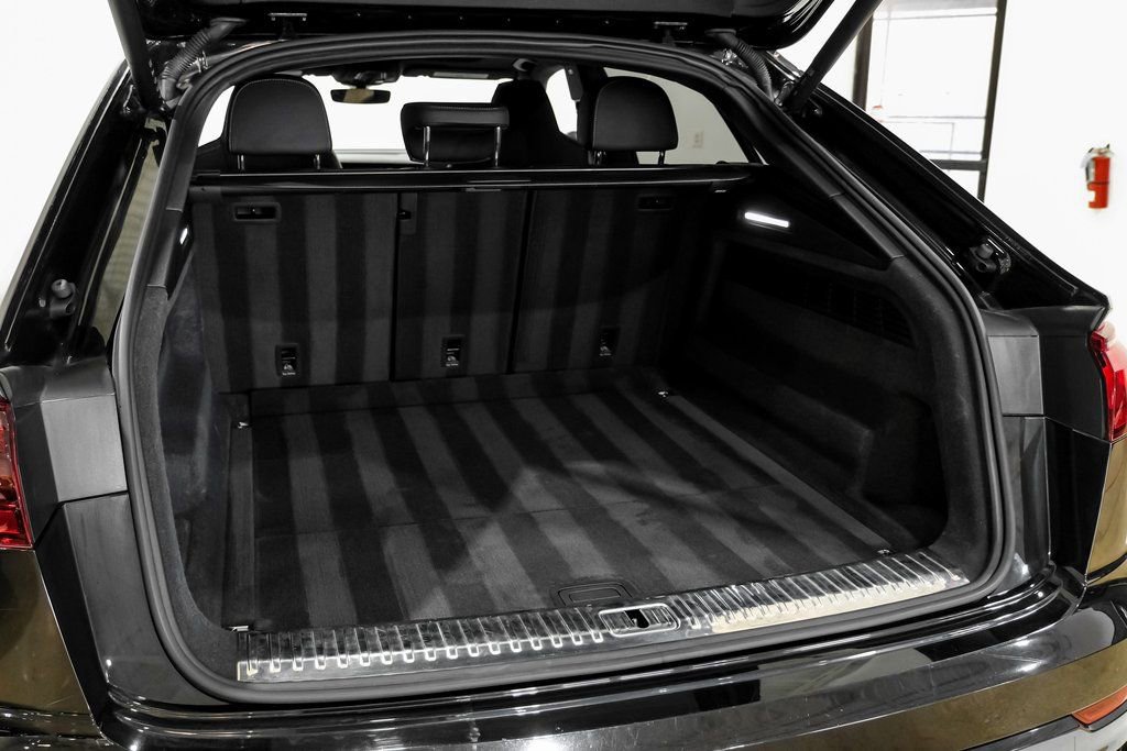 Used 2024 Audi SQ8 Premium Plus w/ Executive Package image 47