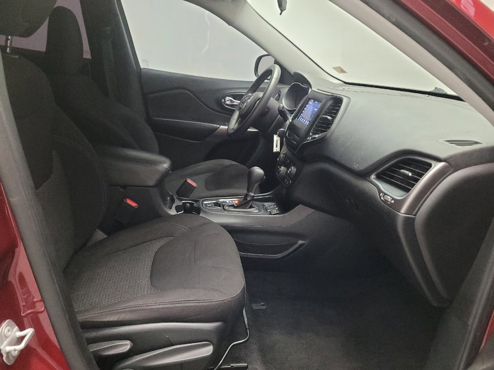 Used 2019 Jeep Cherokee Latitude w/ Popular Appearance Group FWD image 21