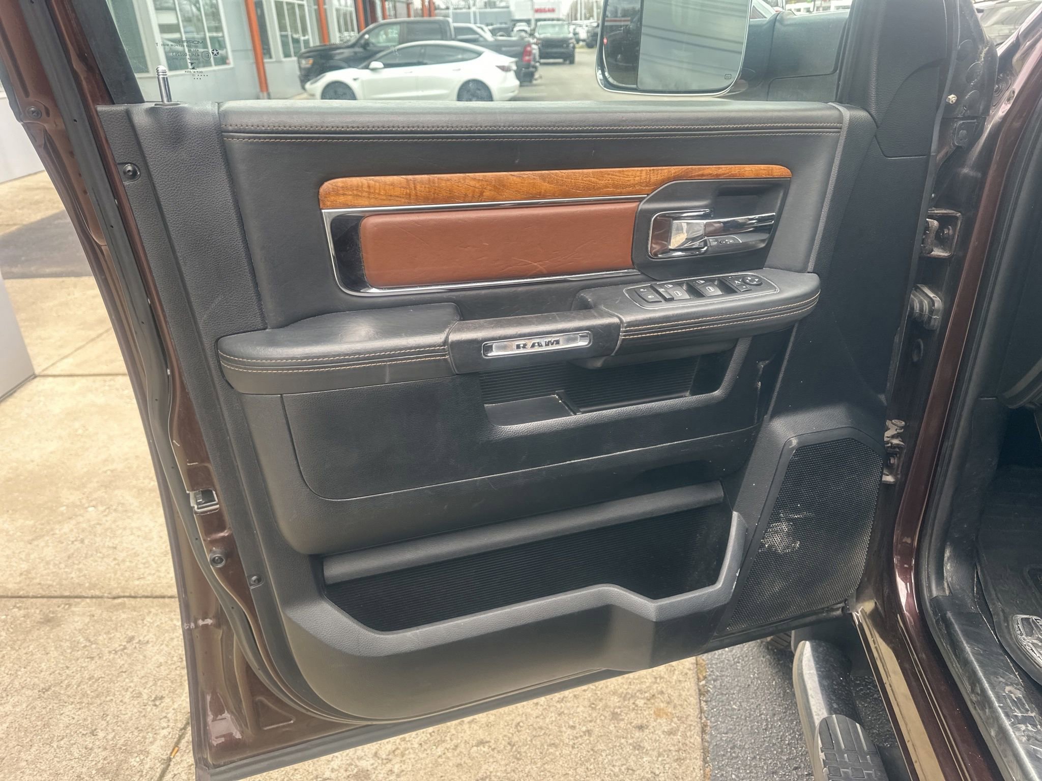 Used 2015 RAM 3500 Laramie Longhorn image 20