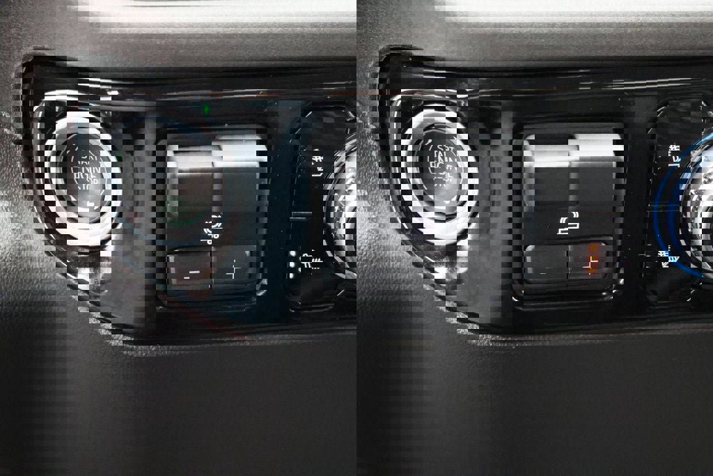 Used 2023 GMC Sierra 1500 SLT w/ X31 Off-Road Package image 21