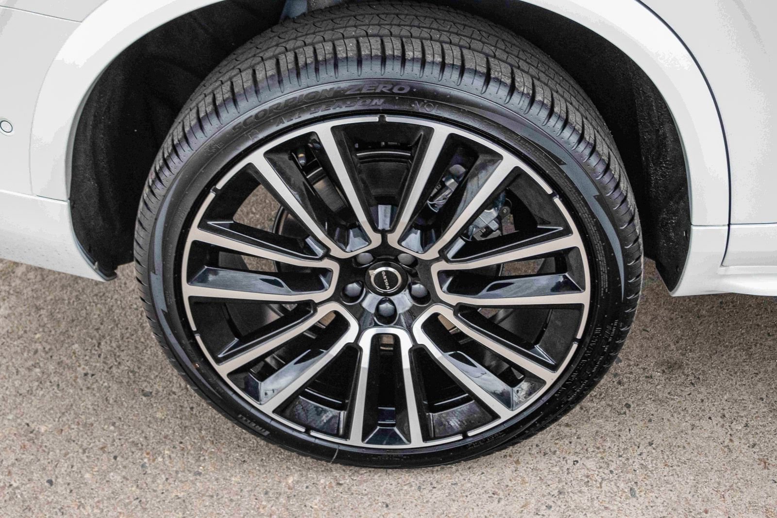 New 2026 Volvo XC90 B6 Ultra w/ Lounge Package image 13