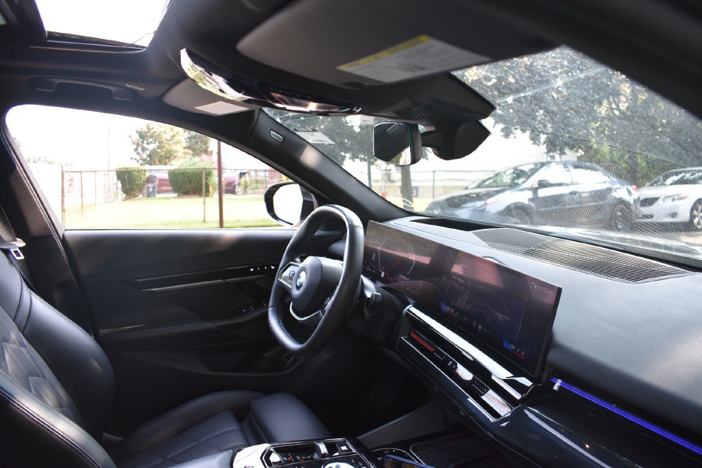 Used 2025 BMW 530i RWD image 18