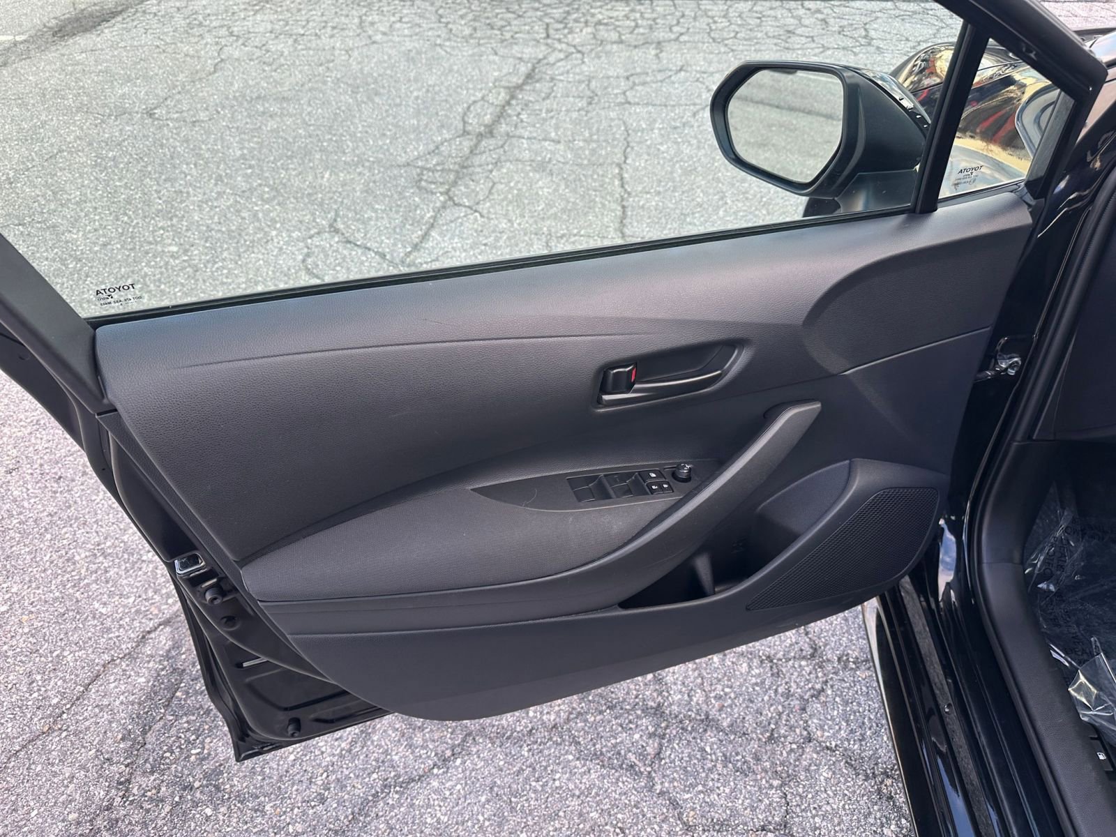 Used 2025 Toyota Corolla LE image 20